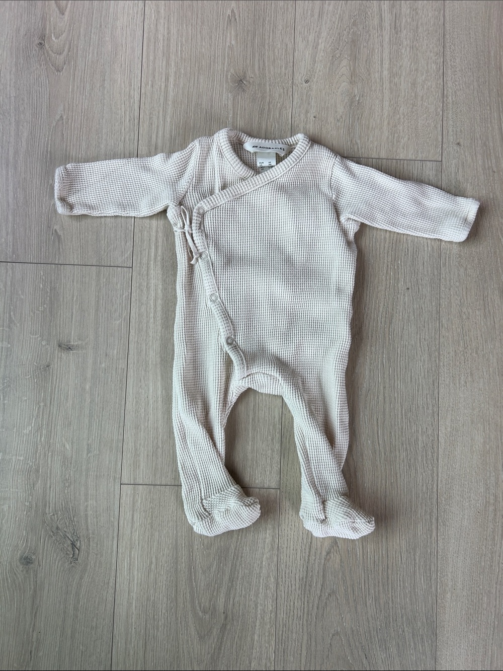 H&M adorables Soft Cream Waffle Knit Baby One-Piece Romper 3M